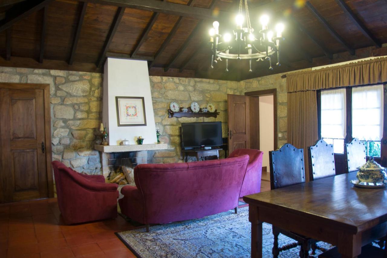 הוילה קאבקסיירס דה באסטו Casa De Santa Comba מראה חיצוני תמונה